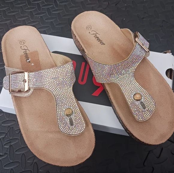 Forever Women Bling T strap Flat Comfy Sandals - Picture 2 of 11